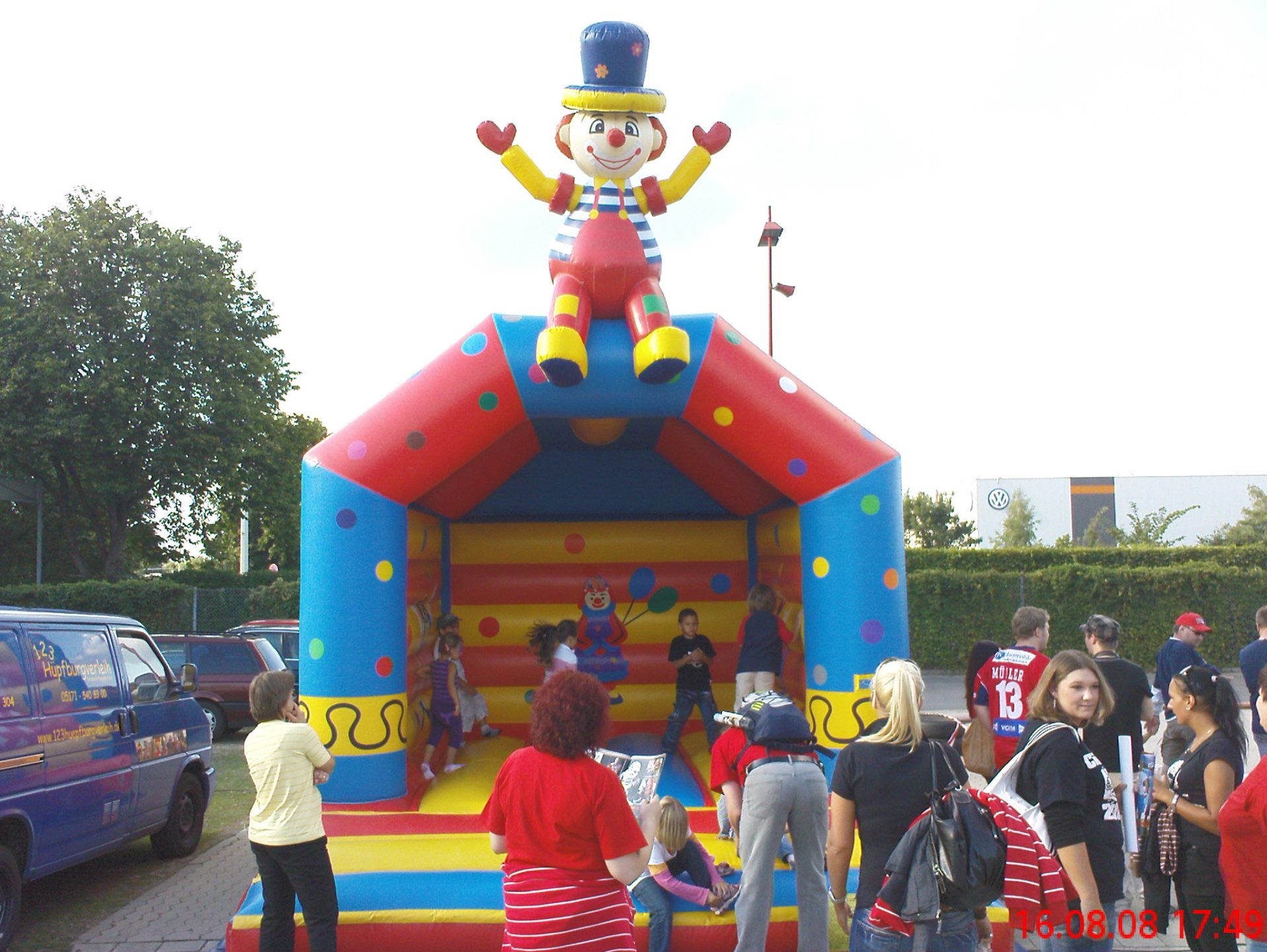 Hüpfburg Clown