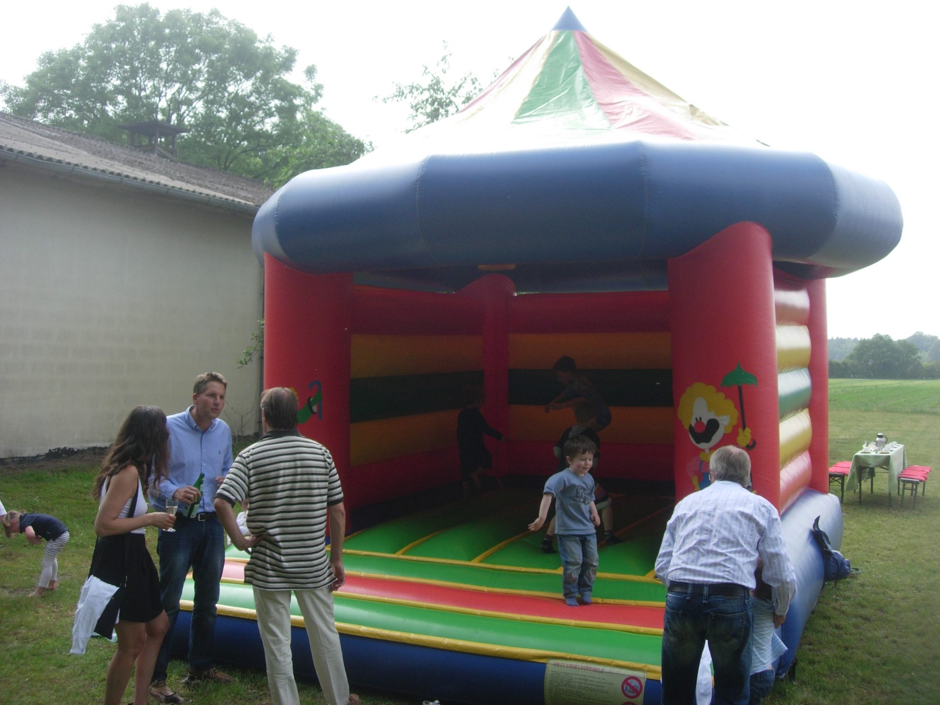 Hüpfburg Zirkus