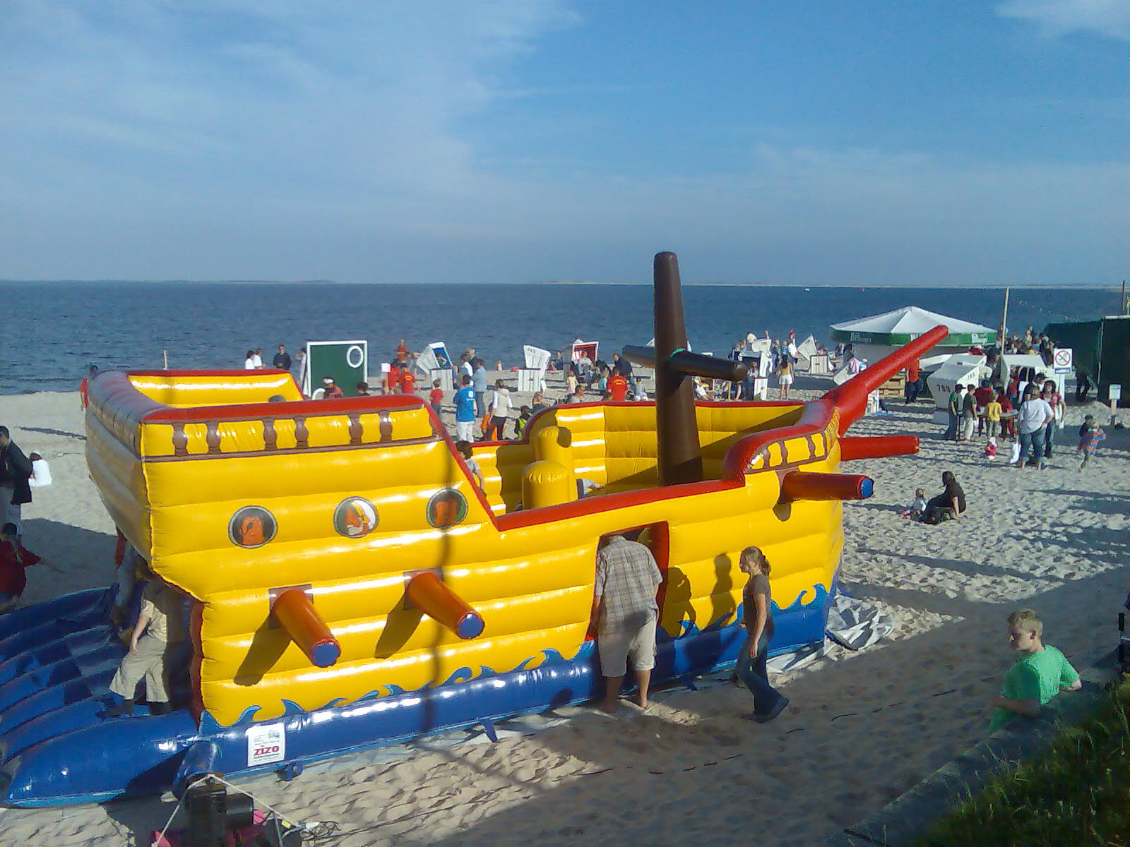 Piratenschiff auf Sylt - Beachparty
